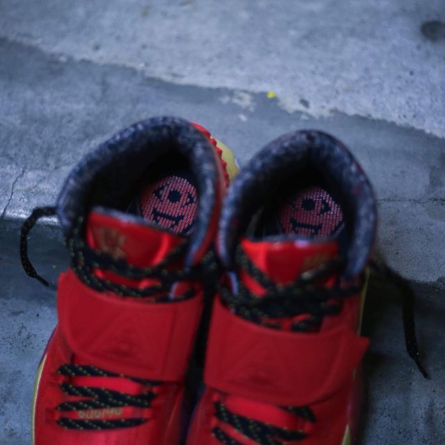 ナイキ カイリー6 AS マルチカラー 2枚目