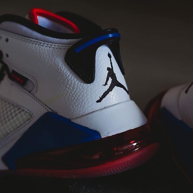 ナイキ ジョーダンマーズ270 "ホワイト/レッド/ブルー" 4枚目