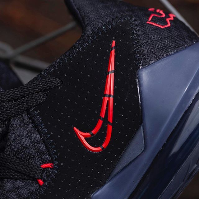 【販売リンクあり】3/15発売 NIKE LEBRON XVII LOW "BLACK/RED" 抽選/定価/販売店舗まとめ 3枚目