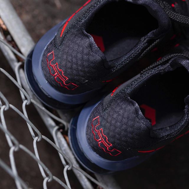 【販売リンクあり】3/15発売 NIKE LEBRON XVII LOW "BLACK/RED" 抽選/定価/販売店舗まとめ 2枚目