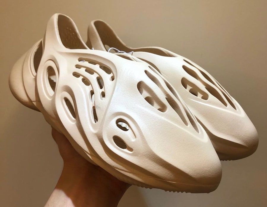 【リーク】ADIDAS YEEZY FOAM RUNNER 4 COLORS 抽選/定価/販売店舗まとめ 2枚目