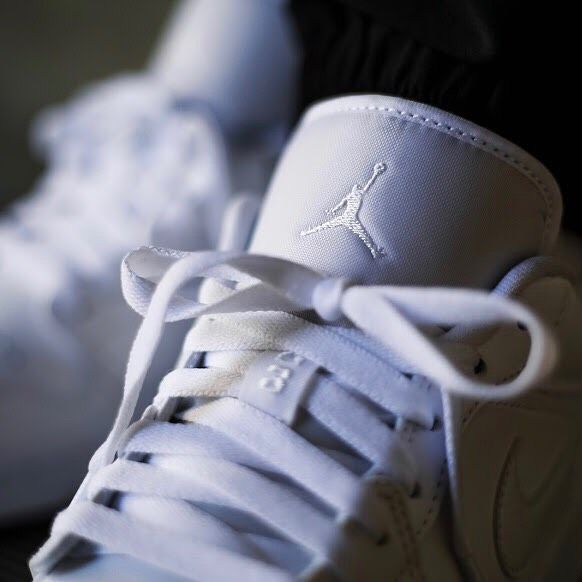 【販売リンクあり】4/1発売  NIKE WMNS AIR JORDAN 1 LOW 2 COLORS 3枚目