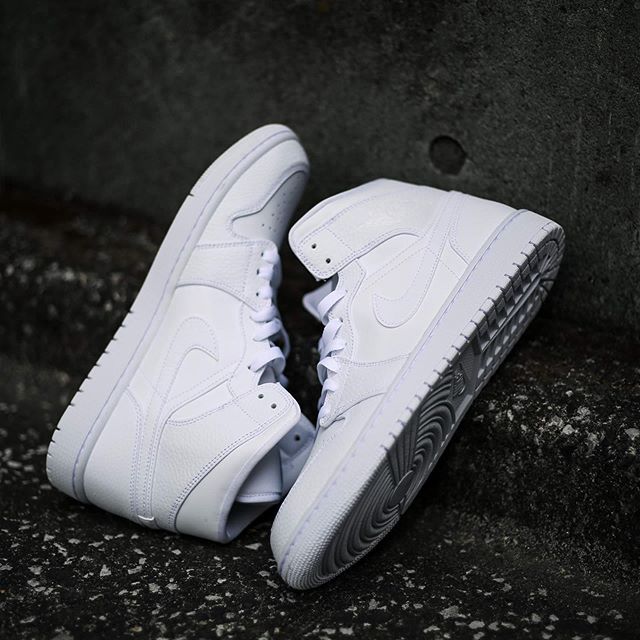 【販売リンクあり】4/1発売 NIKE AIR JORDAN 1 "TRIPLE WHITE" 全4型 抽選/定価/販売店舗まとめ 3枚目