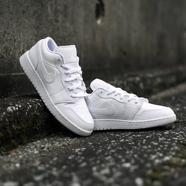 【販売リンクあり】4/1発売 NIKE AIR JORDAN 1 "TRIPLE WHITE" 全4型 抽選/定価/販売店舗まとめ 6枚目