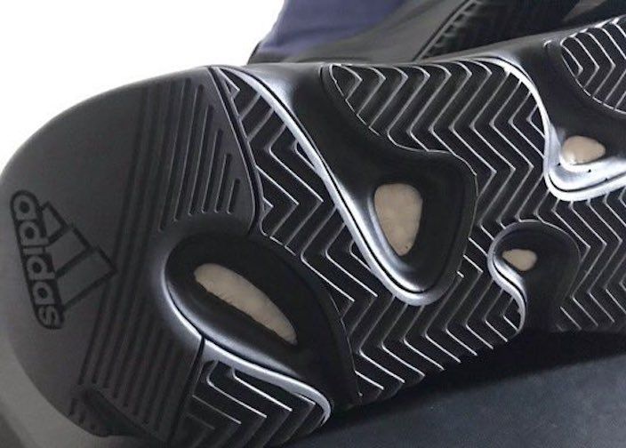 【リーク】ADIDAS YEEZY BOOST 700 MNVN "PURPLE" 抽選/定価/販売店舗まとめ 3枚目