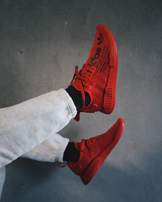 【販売リンクあり】4/18発売 ATMOS × ADIDAS NMD_R1 "RED" 抽選/定価/販売店舗まとめ 2枚目