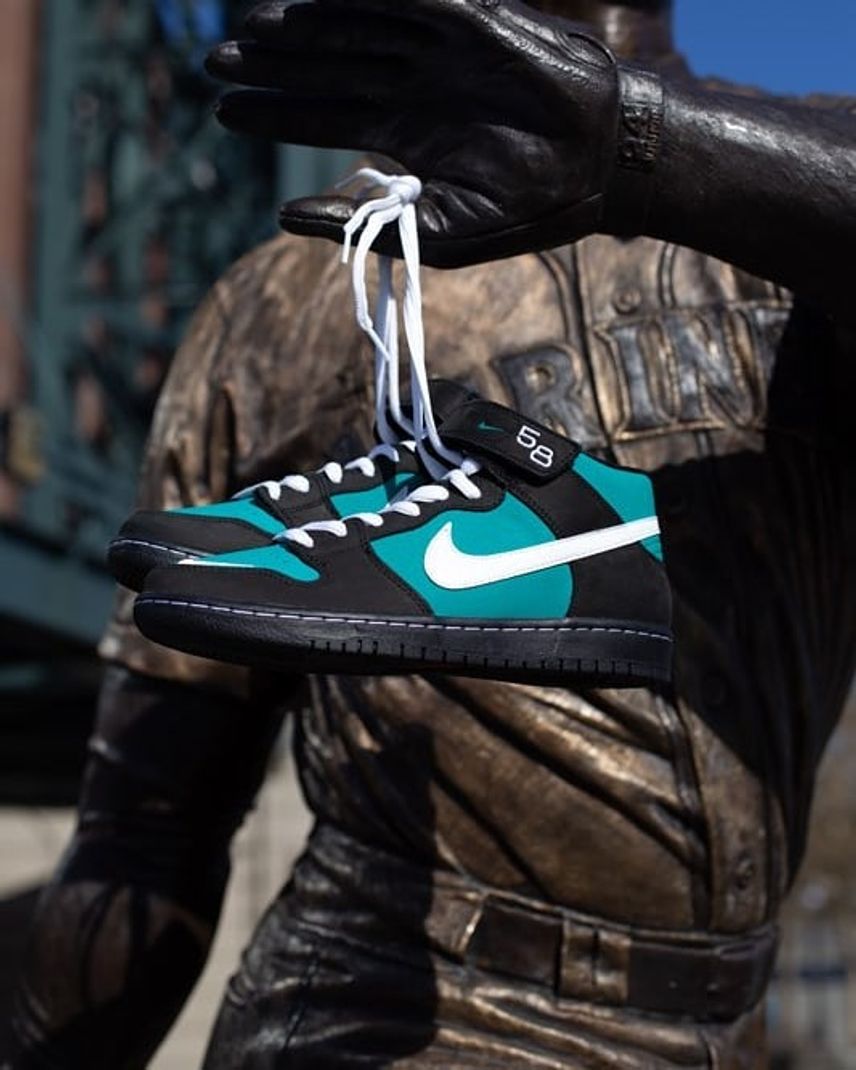 スニダンで購入可】5/9発売 NIKE SB DUNK MID “GRIFFEY” 抽選/定価