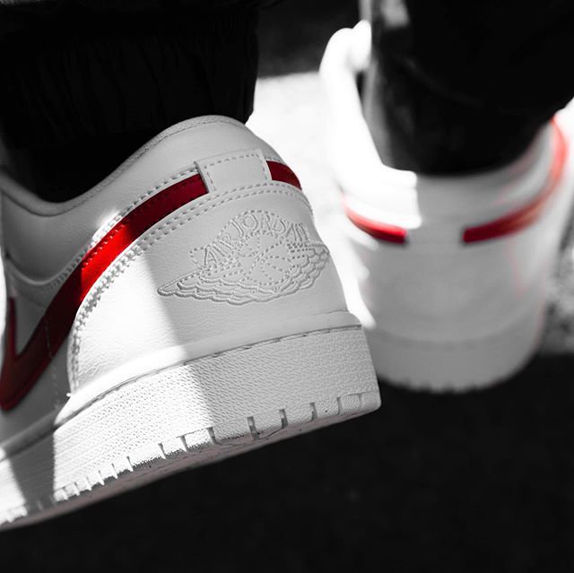 【販売リンクあり】5/3発売 NIKE WMNS AIR JORDAN 1 LOW "WHITE/UNIVERSITY RED" 抽選/定価/販売店舗まとめ 4枚目