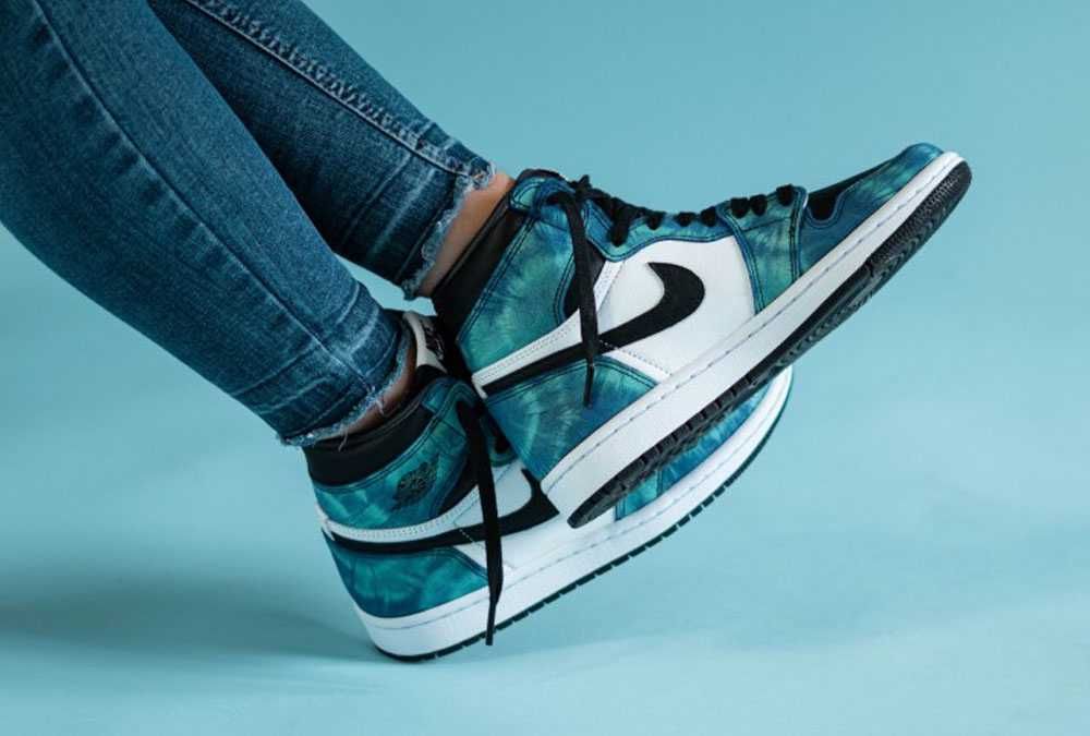 【スニダンで取扱中】6/11発売 NIKE WMNS AIR JORDAN 1 OG TIE-DYE 抽選/定価/販売店舗あり 2枚目