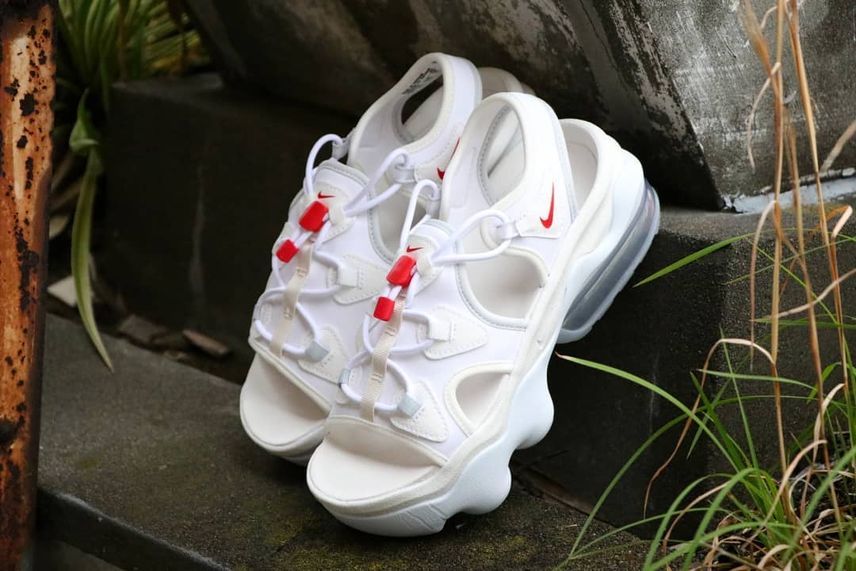 【スニダンで取扱中】5/2発売 NIKE AIR MAX KOKO SANDAL WMNS WHITE/UNIVERSITY RED 抽選/定価/販売店舗まとめ