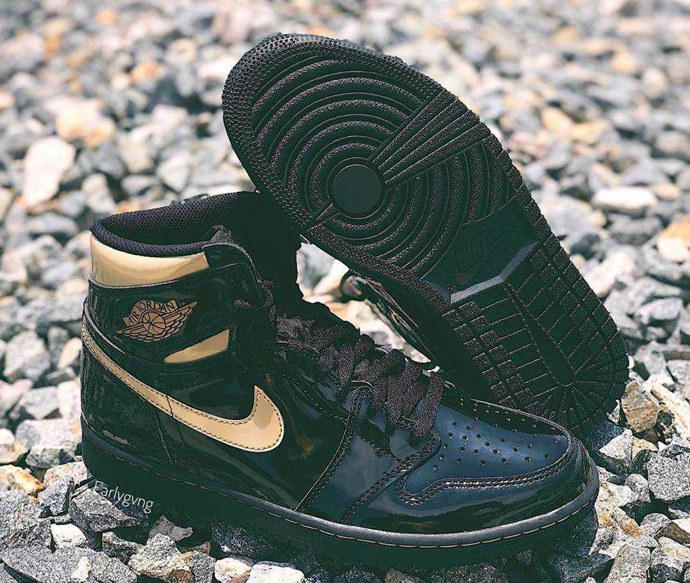 【スニダンで購入可】NIKE AIR JORDAN1 HIGH OG "BLACK/BLACK-METALLIC-GOLD" 抽選/定価/販売店舗まとめ 32枚目
