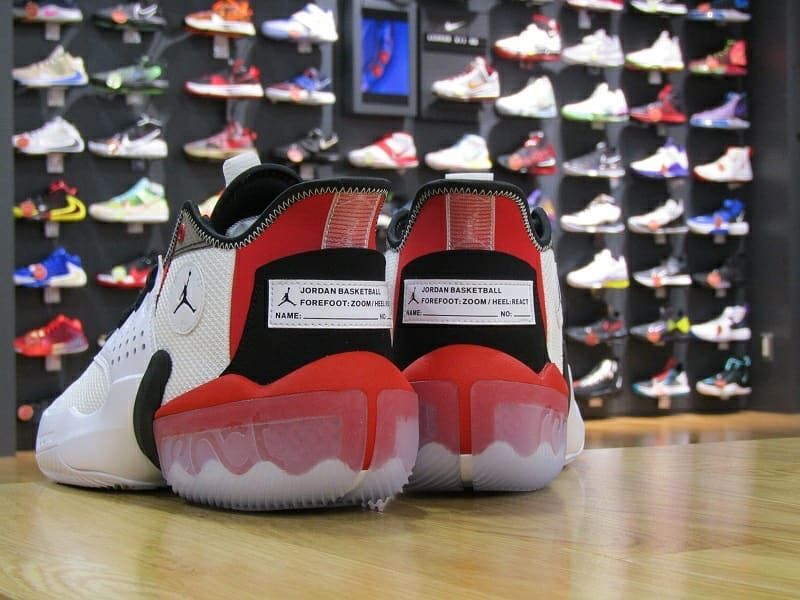 【販売リンクあり】7/4発売 NIKE JORDAN REACT ELEVATION "WHITE/UNIVERSITY RED" 抽選/定価/販売店舗まとめ 2枚目