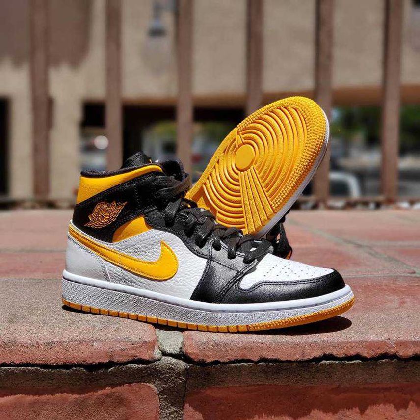 【販売リンクあり】7/18発売 NIKE WMNS AIR JORDAN 1 MID SE "LASER ORANGE BLACK" 抽選/定価/販売店舗まとめ