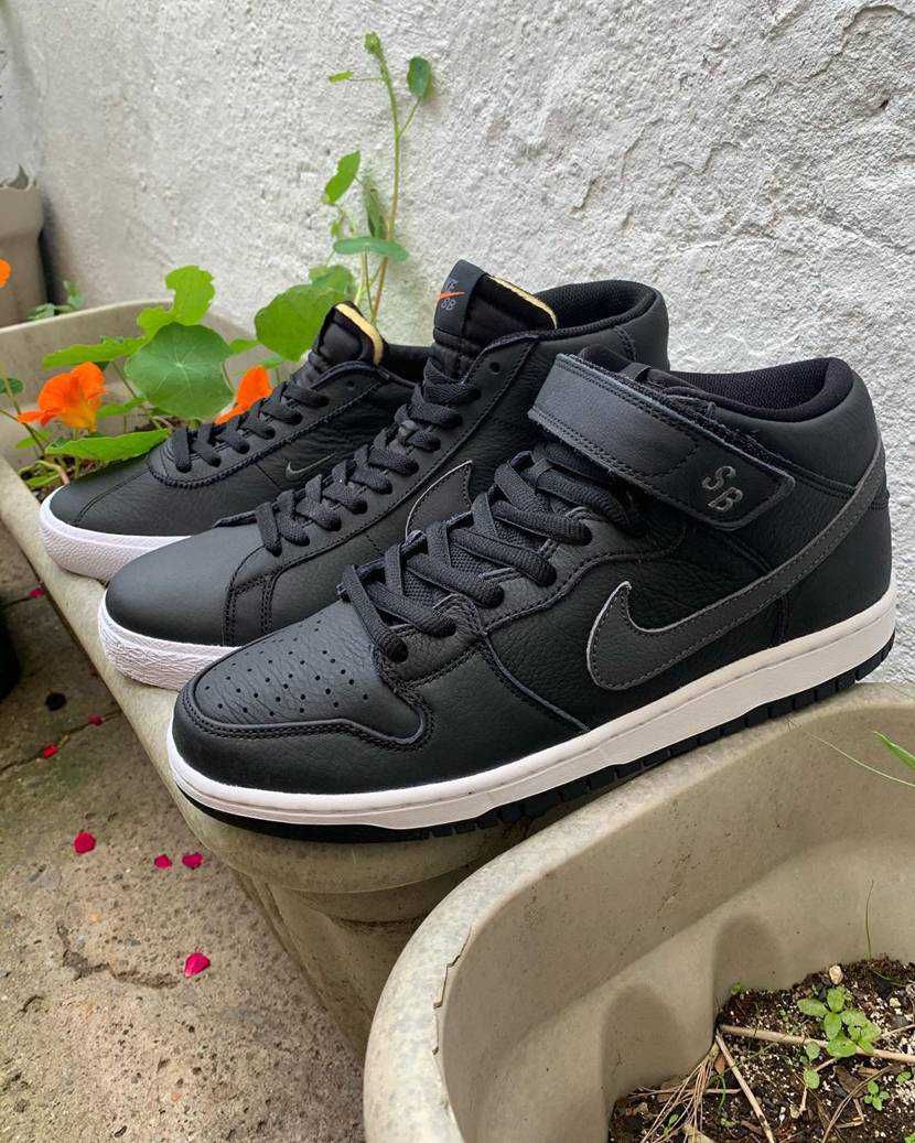 【スニダンで購入可】NIKE SB DUNK MID & BLAZER MID & BRUIN "BLACK/DARK GREY" 抽選/定価/販売店舗まとめ 2枚目