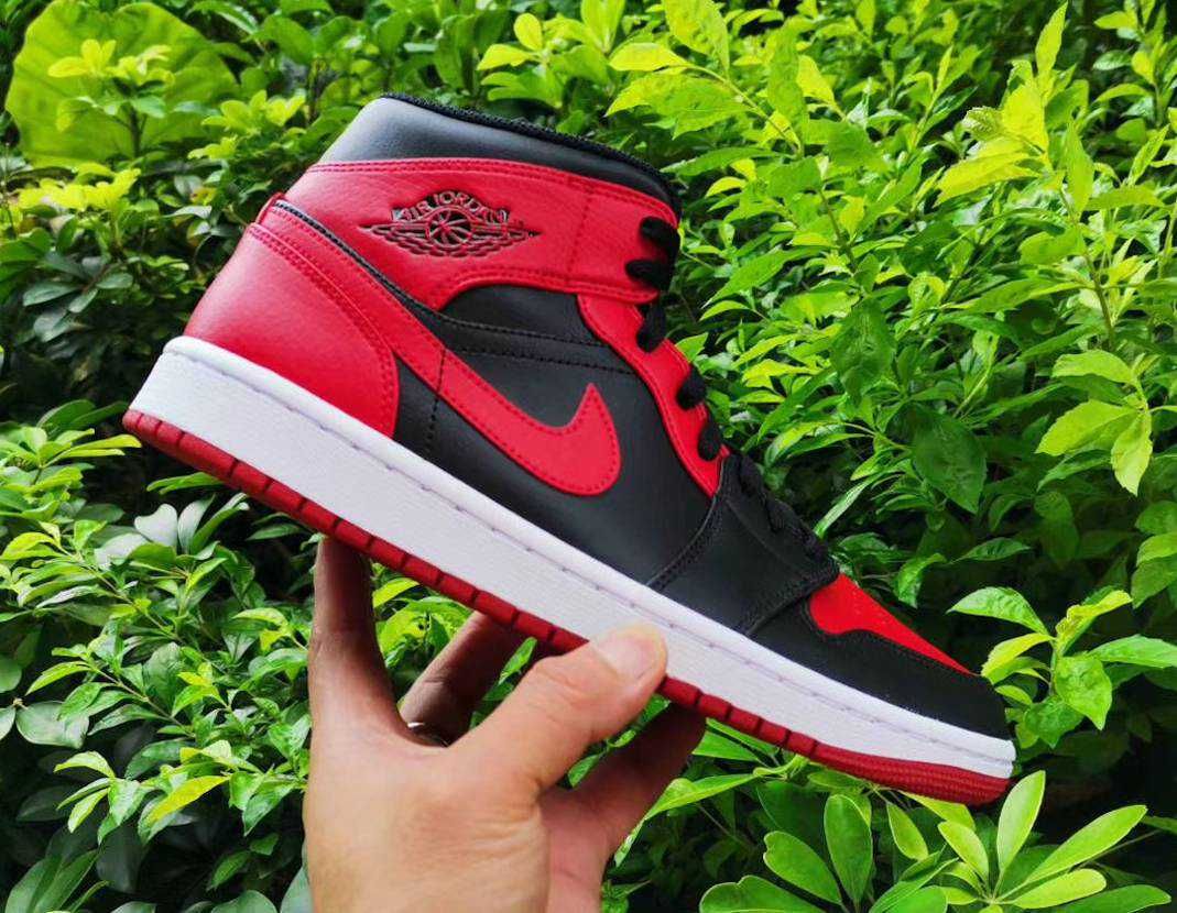 【2020年発売】NIKE AIR JORADN 1 MID "BRED" 抽選/定価/販売店舗まとめ