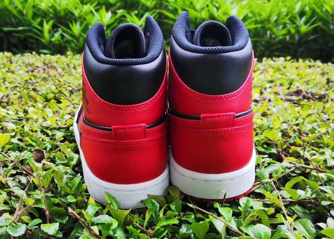 【海外10/13発売】NIKE AIR JORDAN 1 MID "BRED" 抽選/定価/販売店舗まとめ 11枚目