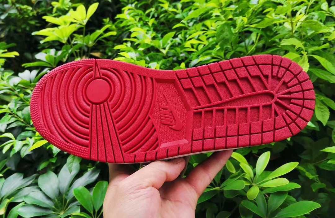 【海外10/13発売】NIKE AIR JORDAN 1 MID "BRED" 抽選/定価/販売店舗まとめ 12枚目