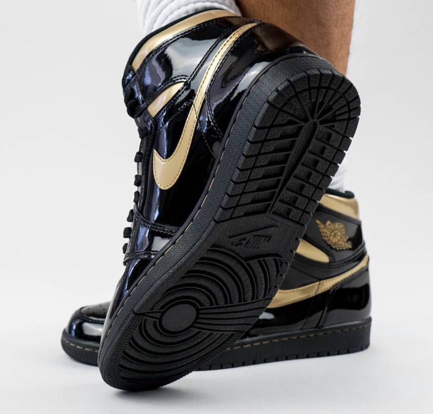 【スニダンで購入可】NIKE AIR JORDAN1 HIGH OG "BLACK/BLACK-METALLIC-GOLD" 抽選/定価/販売店舗まとめ 22枚目