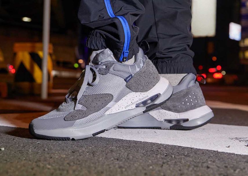 FRAGMENT × JORDAN AIR CADENCE PARTICLE GREYの新品/中古フリマ FRAGMENT × JORDAN AIR CADENCE PARTICLE GREYの新品/中古フリマ