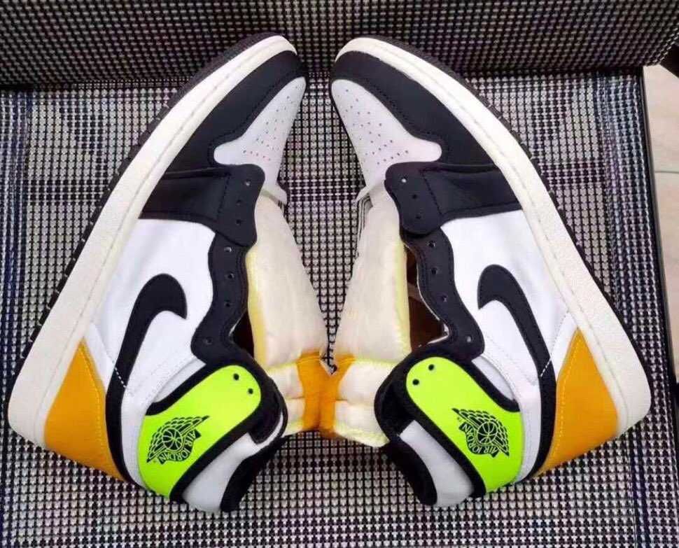 【スニダンで購入可】NIKE AIR JORDAN 1 HIGH OG "VOLT GOLD" 抽選/定価 /販売店舗まとめ 17枚目