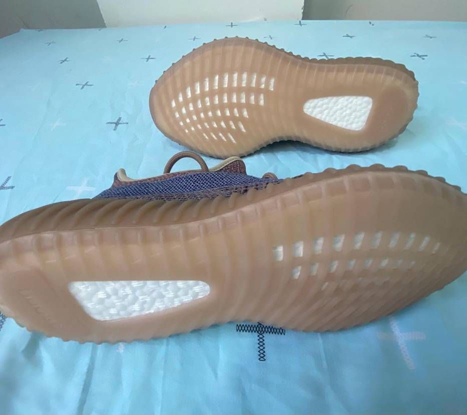 【スニダンで購入可】11/11発売 ADIDAS YEEZY BOOST 350 V2 "FADE" 抽選/定価/販売店舗まとめ 9枚目