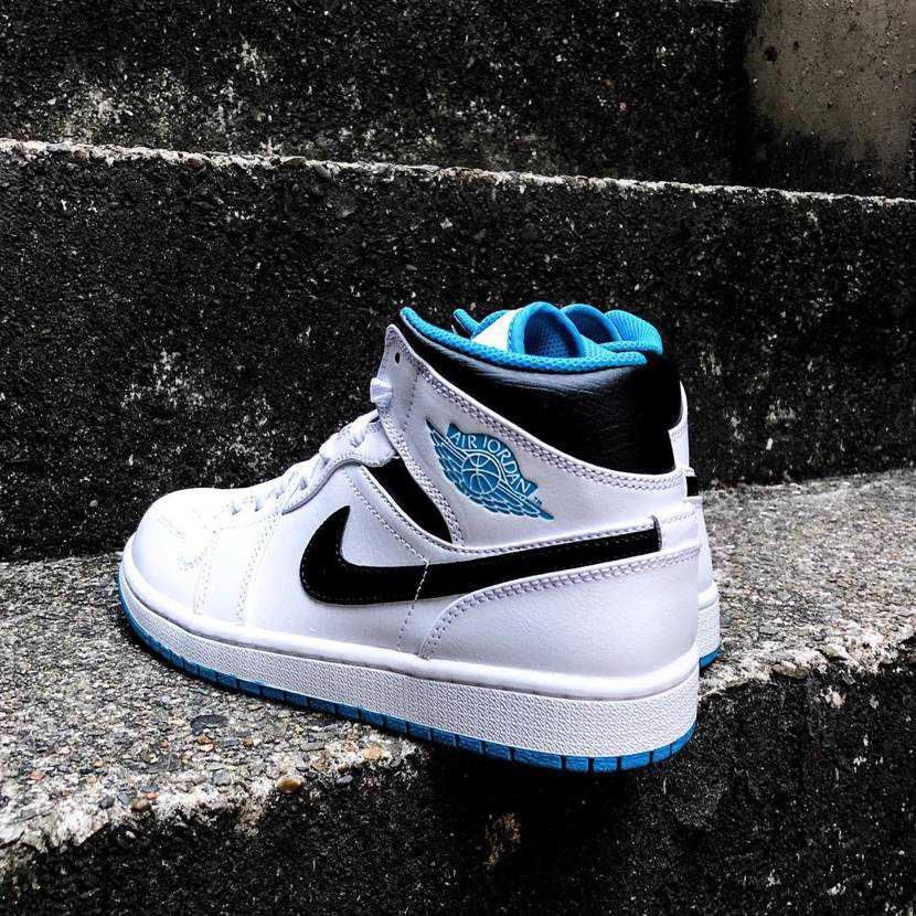 【スニダンで購入可】NIKE AIR JORDAN 1 MID "WHITE/LASER BLUE" 抽選/定価/販売店舗まとめ 3枚目