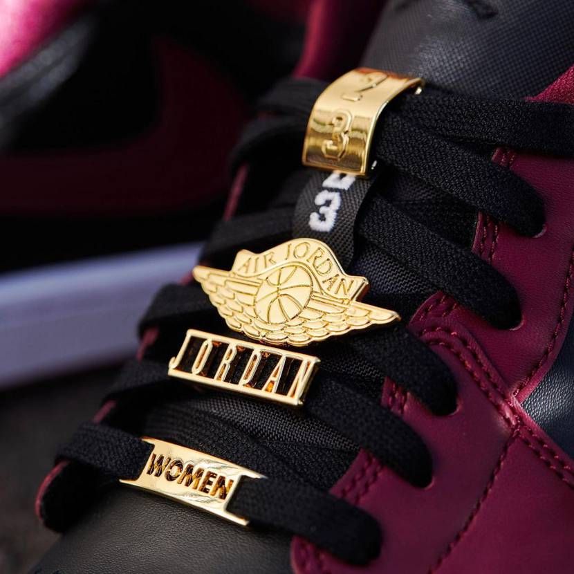 【スニダンで購入可】NIKE WMNS AIR JORDAN 1 "DARK BEETROOT" 2TYPES 抽選/定価/販売店舗まとめ 5枚目