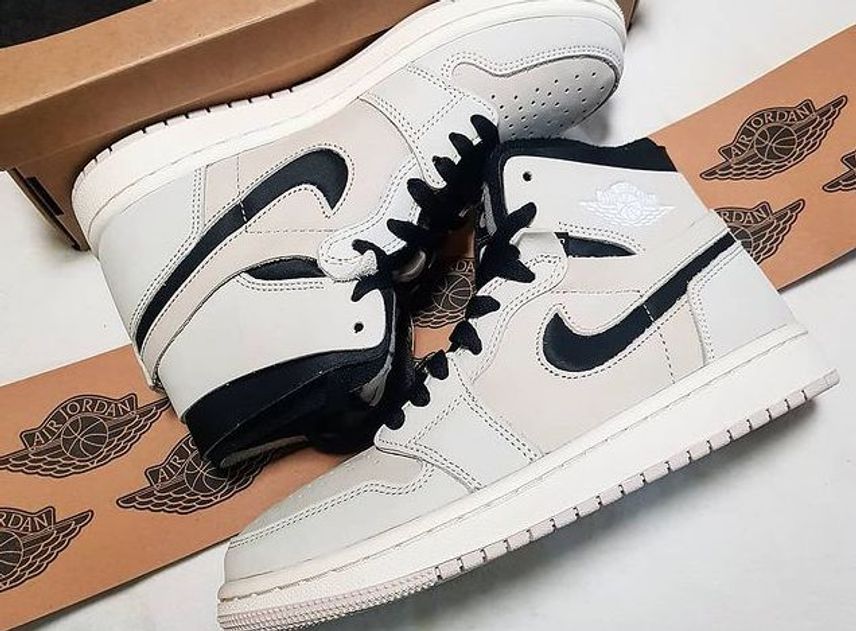 【新品未使用】 ナイキエアジョーダン1 NIKE Women's AIR JORDAN 1 HIGH ZOOM