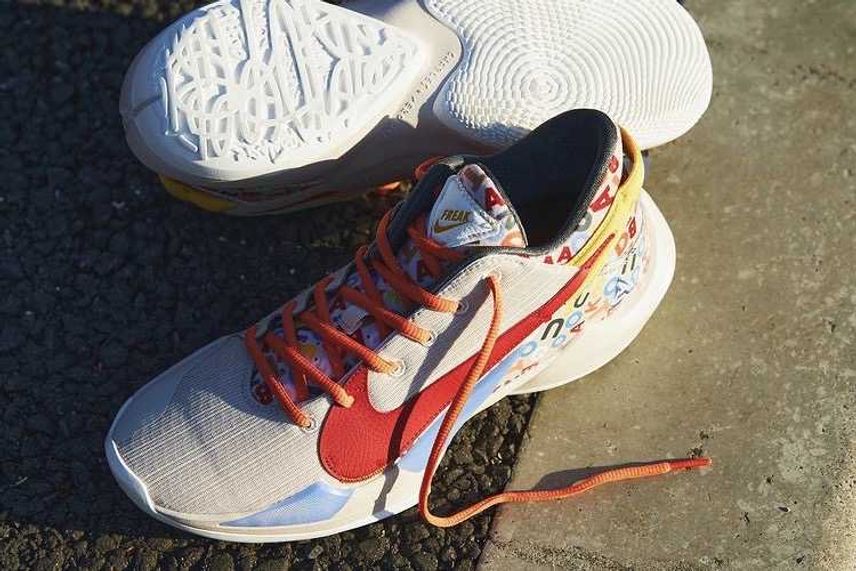 【スニダンで購入可】NIKE ZOOM FREAK 2 "DESERT SAND/SAIL/CAMELLIA/GYM RED" 抽選/定価/販売店舗まとめ