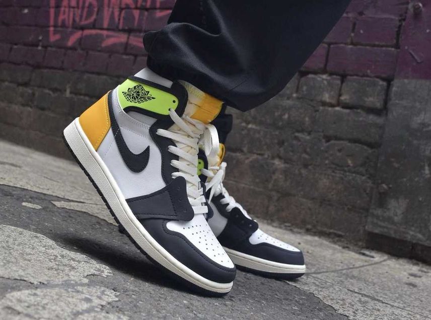 Nike Air Jordan 1 ボルト ゴールド 猫型ロボット様 Nike Air Jordan 1 High OG