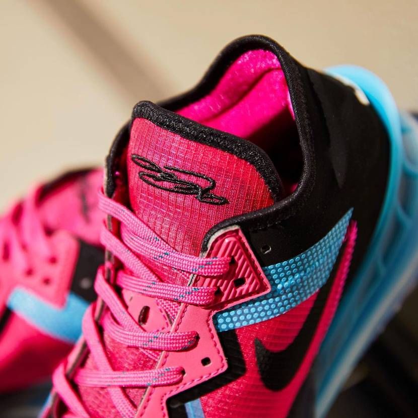 【スニダンで購入可】NIKE LEBRON XVIII LOW "FIREBERRY" 抽選/定価/販売店舗まとめ 2枚目