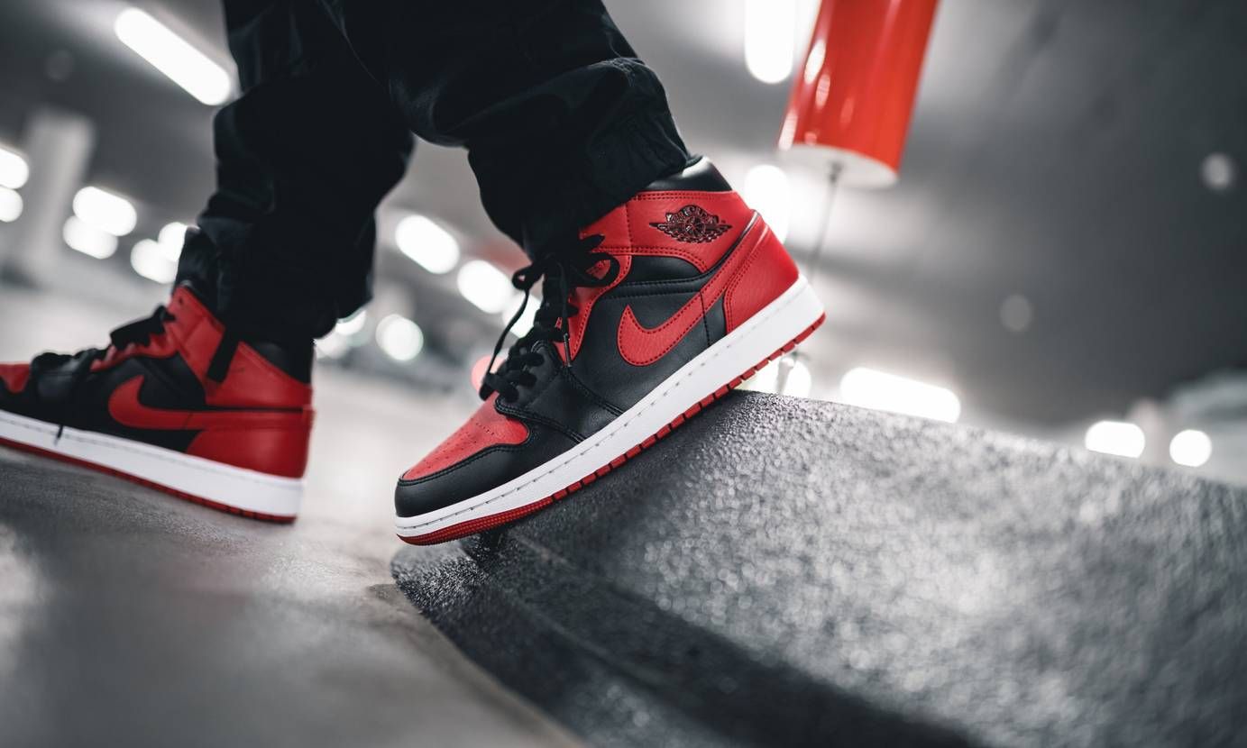 【スニダンで購入可】NIKE AIR JORDAN 1 MID "BRED" 抽選/定価 /販売店舗まとめ 2枚目