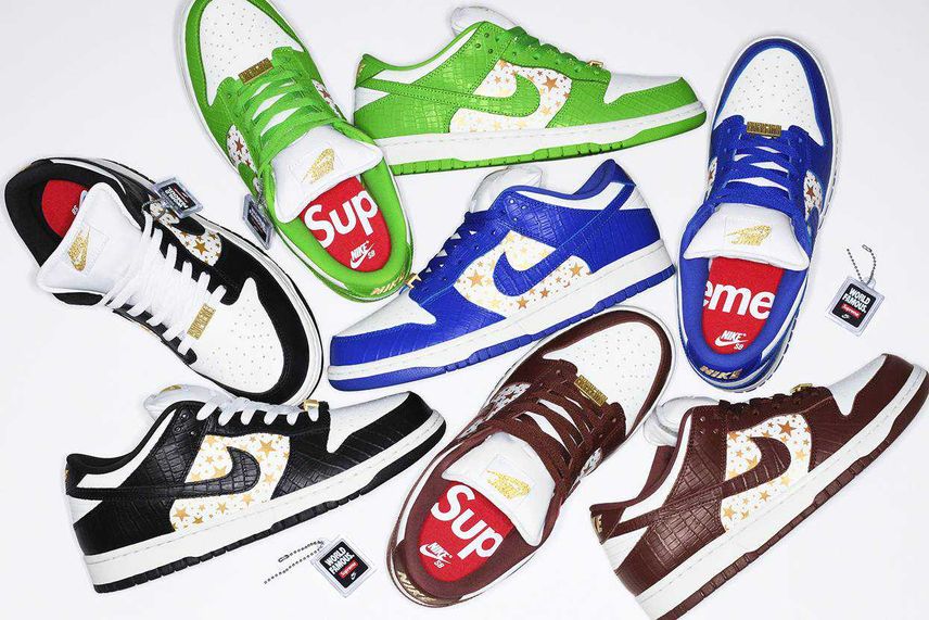 Supreme × Nike SB Dunk Low OG QS Gold Stars 