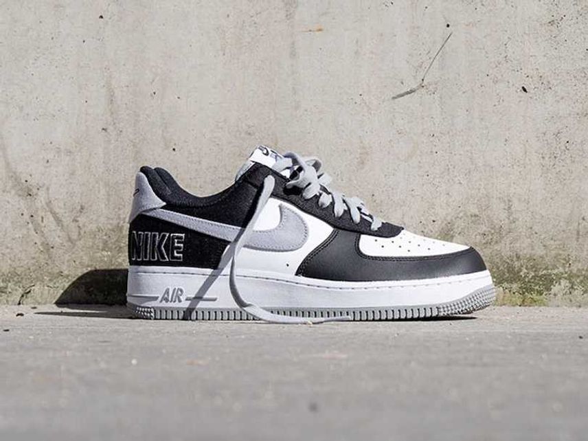 【スニダンで購入可】4/29発売 NIKE AIR FORCE 1 LV8 EMB "KINGS" 抽選/定価/販売店舗まとめ