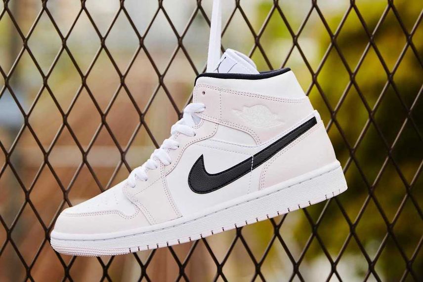 【スニダンで購入可】4/23発売 NIKE WMNS AIR JORDAN 1 MID "LIGHT VIOLET/WHITE/BLACK” 抽選/定価/販売店舗まとめ