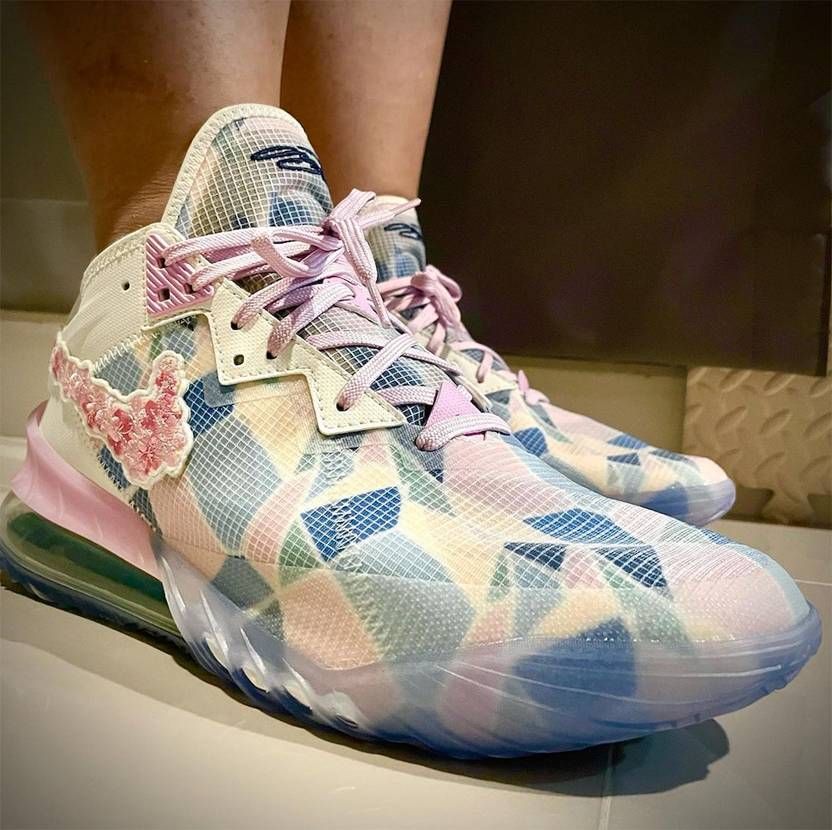 【スニダンで購入可】4/23・4/24発売 ATMOS × NIKE LEBRON 18 LOW "SAKURA" 抽選/定価/販売店舗まとめ 3枚目