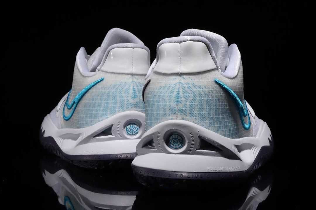 【スニダンで購入可】5/11発売NIKE KYRIE LOW 4 "WHITE/LASER BLUE/DARK RAISIN" 抽選/定価/販売店舗まとめ 3枚目