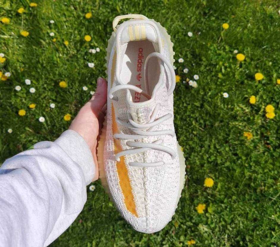 【スニダンで購入可】8/28発売 ADIDAS YEEZY BOOST 350 V2 "LIGHT" 抽選/定価/販売店舗まとめ 3枚目