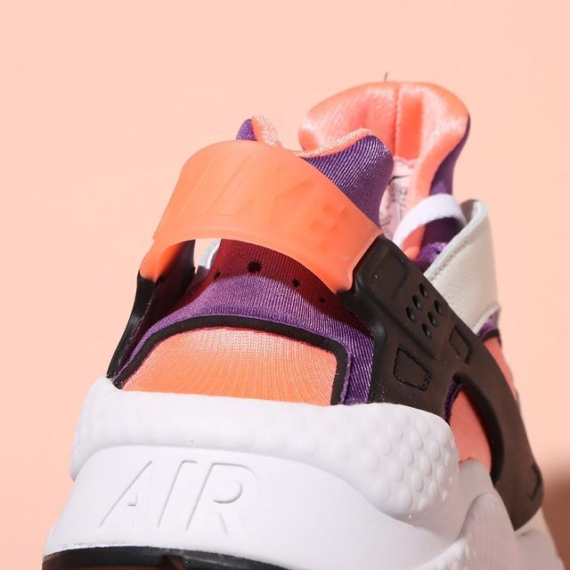 【スニダンで購入可】6/10発売 NIKE AIR HUARACHE "BRIGHT MANGO" 抽選/定価/販売店舗まとめ 3枚目