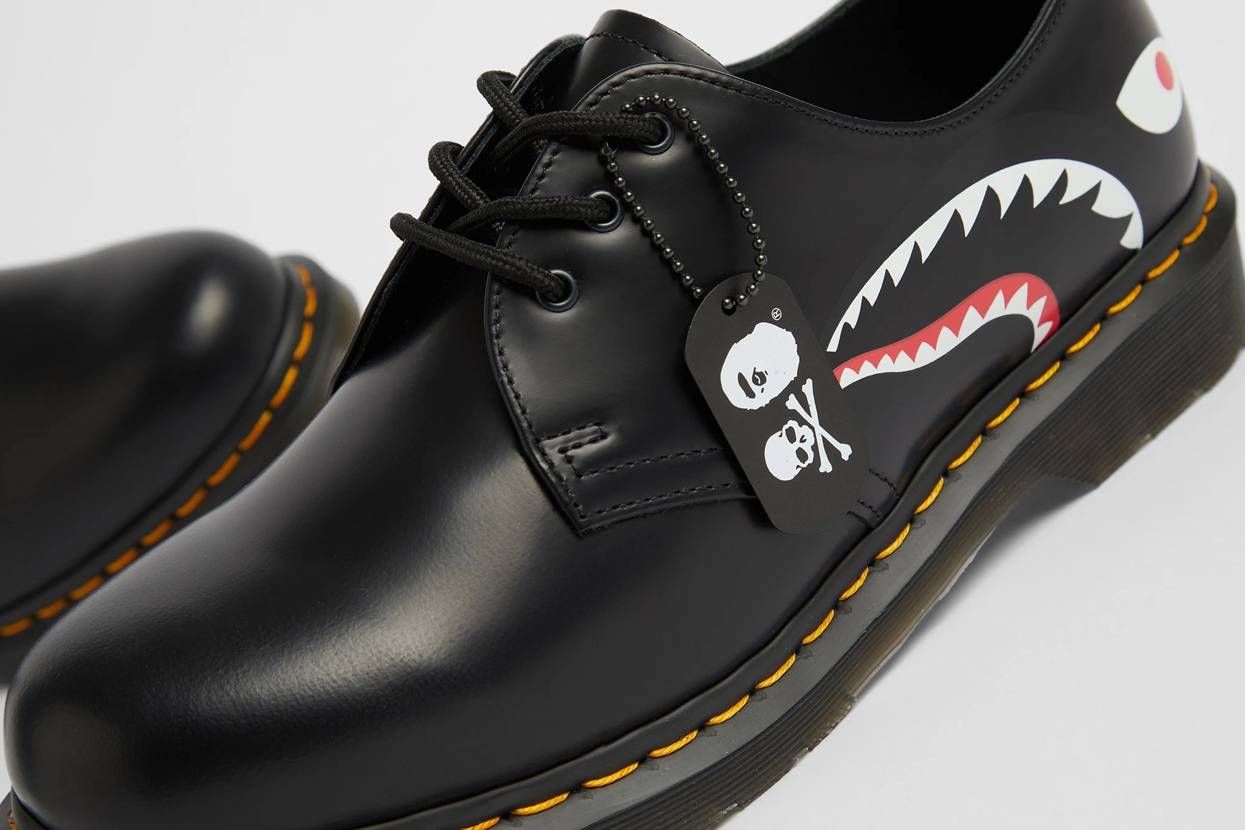 【スニダンで購入可】6/26発売 A BATHING APEⓇ × mastermind JAPAN × Dr. Martens 3 HOLE SHOES 抽選/定価/販売店舗まとめ 2枚目
