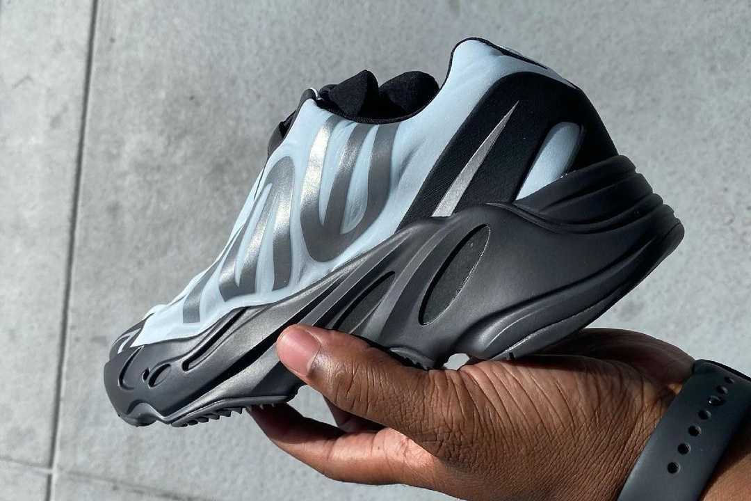 【スニダンで購入可】7/5発売 ADIDAS YEEZY BOOST 700 MNVN "BLUE TINT" 抽選/定価/販売店舗まとめ 10枚目