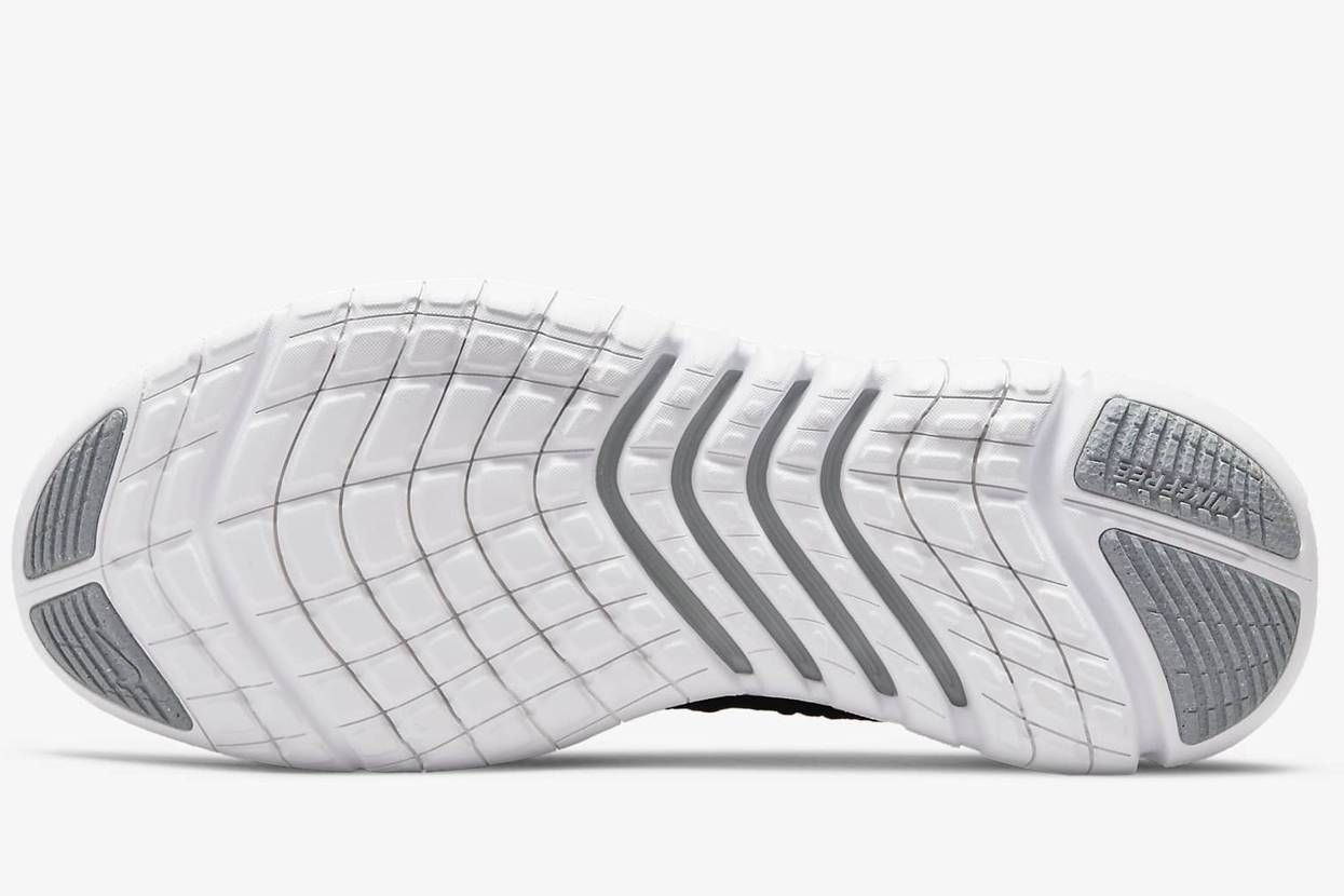 【スニダンで購入可】7/5発売  NIKE FREE RUN 5.0 "BLACK" 2TYPE 抽選/定価/販売店舗まとめ 4枚目