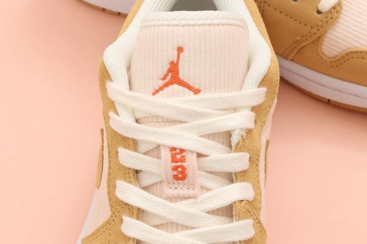【スニダンで購入可】7/21発売 NIKE WMNS AIR JORDAN 1 LOW "CORDUROY AND SUEDE" 抽選/定価/販売店舗まとめ 2枚目