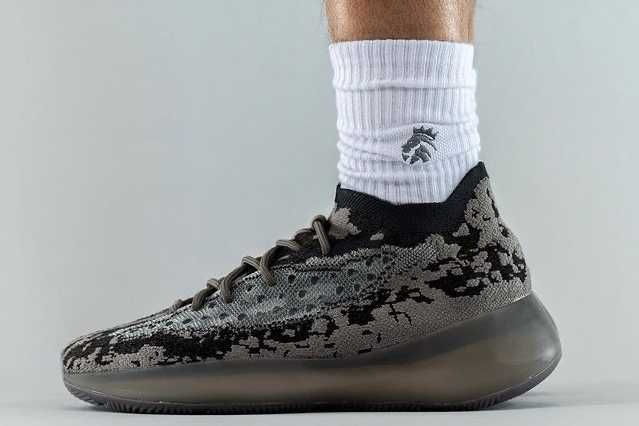 【スニダンで購入可】10/18発売 adidas YEEZY BOOST 380 "Brown Tan" 抽選/定価/発売店舗まとめ 2枚目