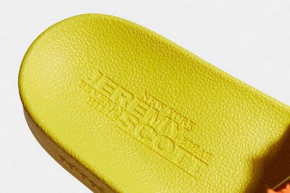 【スニダンで購入可】11/1・11/11・11/12発売 Jeremy Scott × adidas originals adilette Teddy 2colors  抽選/定価/販売店舗まとめ 14枚目