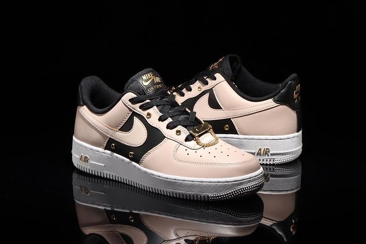 【スニダンで購入可】7/23発売 NIKE AIR FORCE 1 LOW METALLIC PACK  抽選/定価/販売店舗まとめ 2枚目