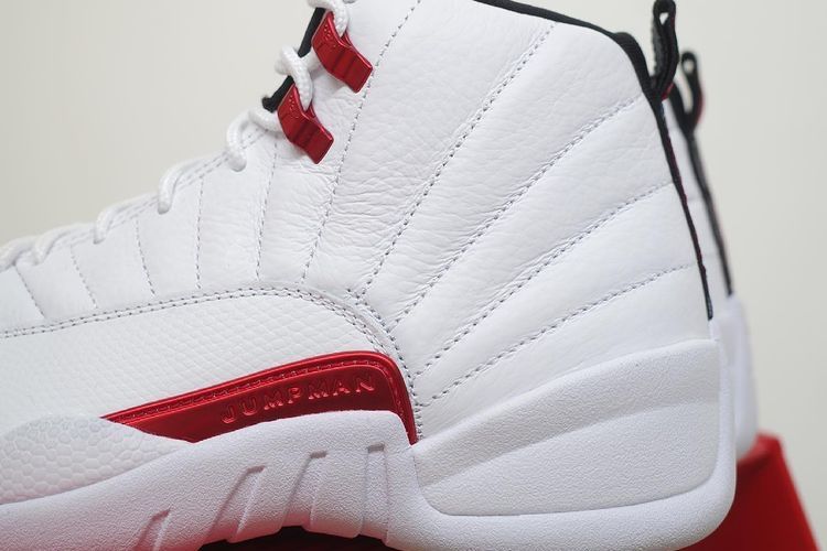 【販売リンクあり】7/24発売 NIKE AIR JORDAN 12 "RED METALLIC" 抽選/定価/販売店舗まとめ 3枚目