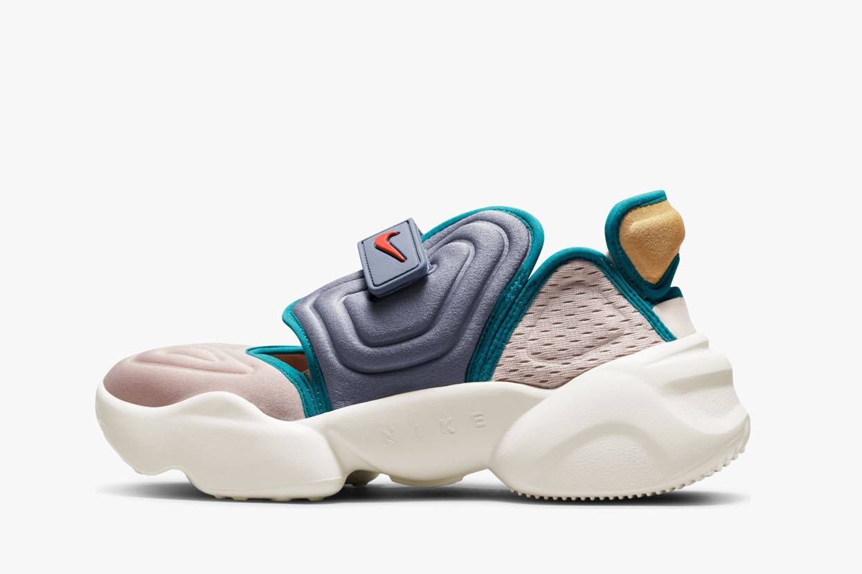 【スニダンで購入可】 8/1・8/13発売 NIKE WMNS AQUA RIFT 2COLORS 抽選/定価/販売店舗まとめ 3枚目