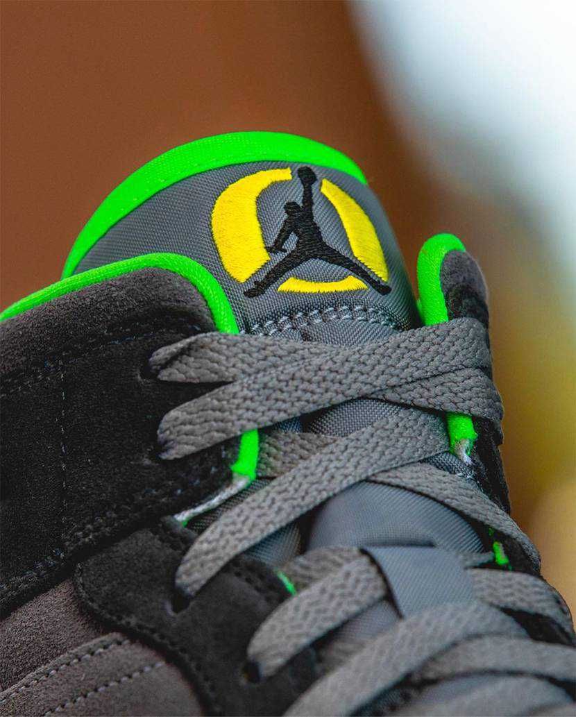 【リーク】非売品 NIKE WMNS AIR JORDAN 1 MID PE "OREGON DUCKS TRACK AND FIELD" 抽選/定価/販売店舗まとめ 3枚目