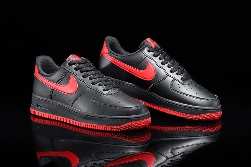 Nike Air Force 1 ブラック/レッド Nike Air Force 1 Low